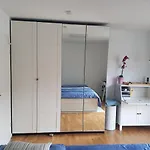 Zimmer Mit Eigenem Bad In Maerchenstadt!