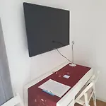 Zimmer Mit Eigenem Bad In Maerchenstadt!